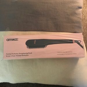 New in Box Amika Straightening Brush